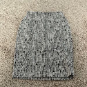 Express Back and White Pencil Skirt